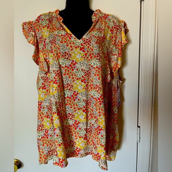 Floral Ruffle Sleeve Top - Picture 1 of 5